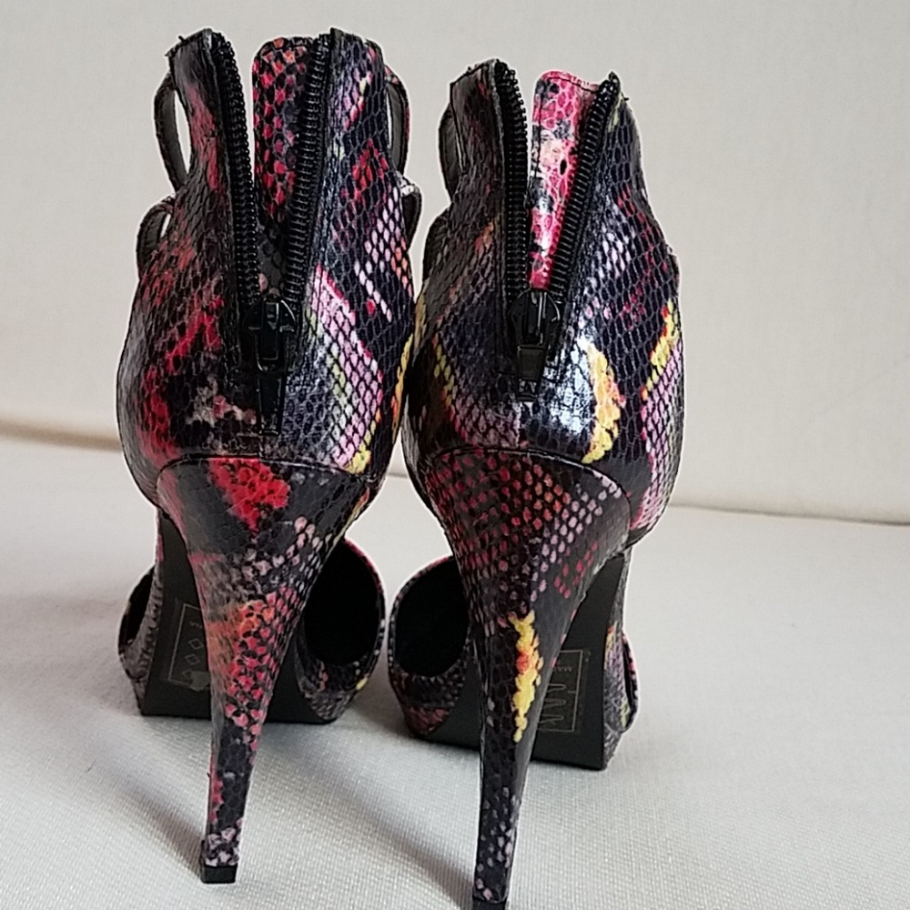 HP!💕💕 Multicolor snake print Stelle pumps - Picture 4 of 8